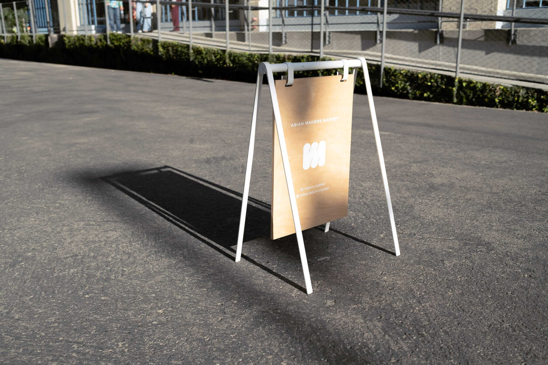 Maum Market 市集的戶外指示牌
