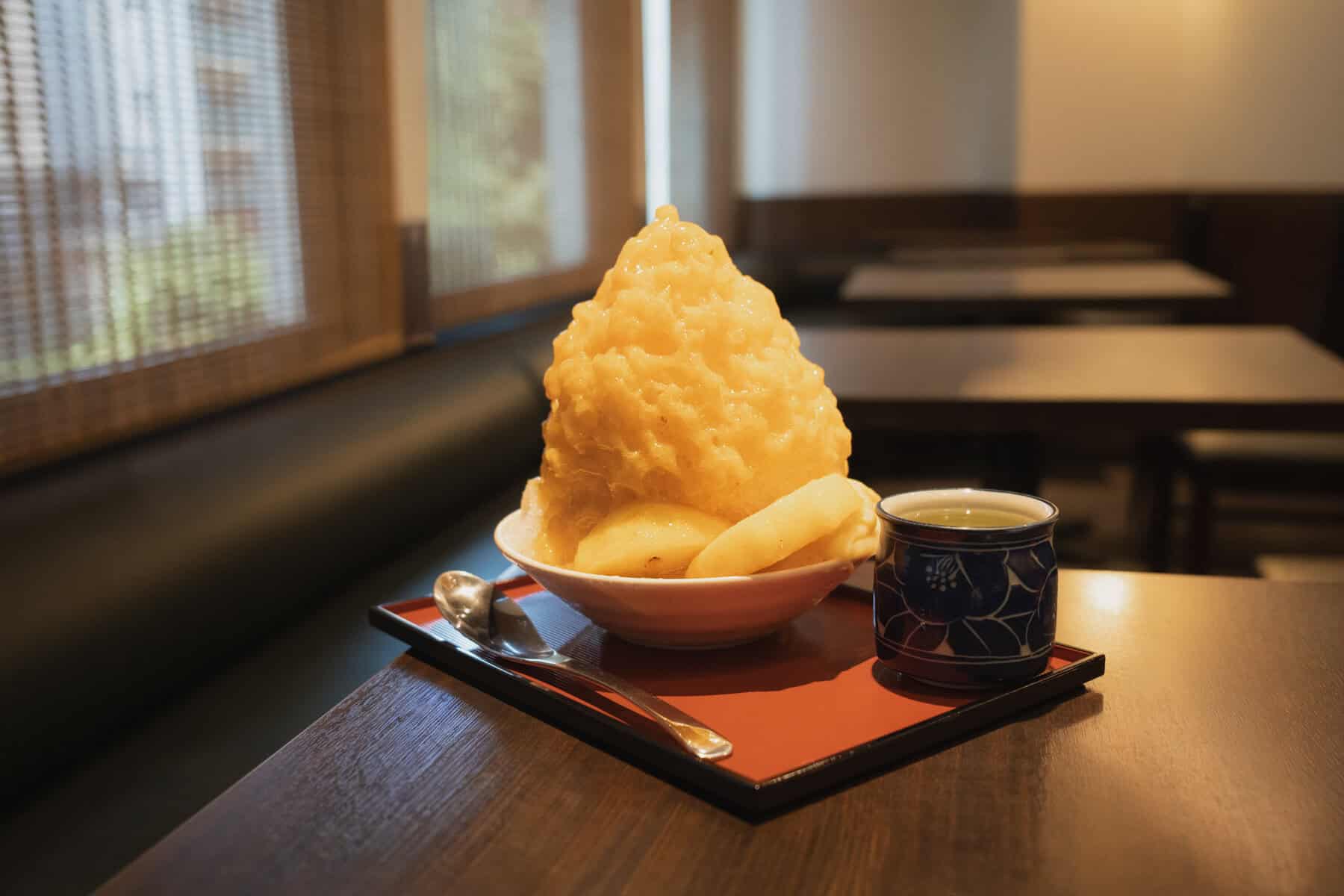 東京目白志むら的季節限定桃子刨冰。