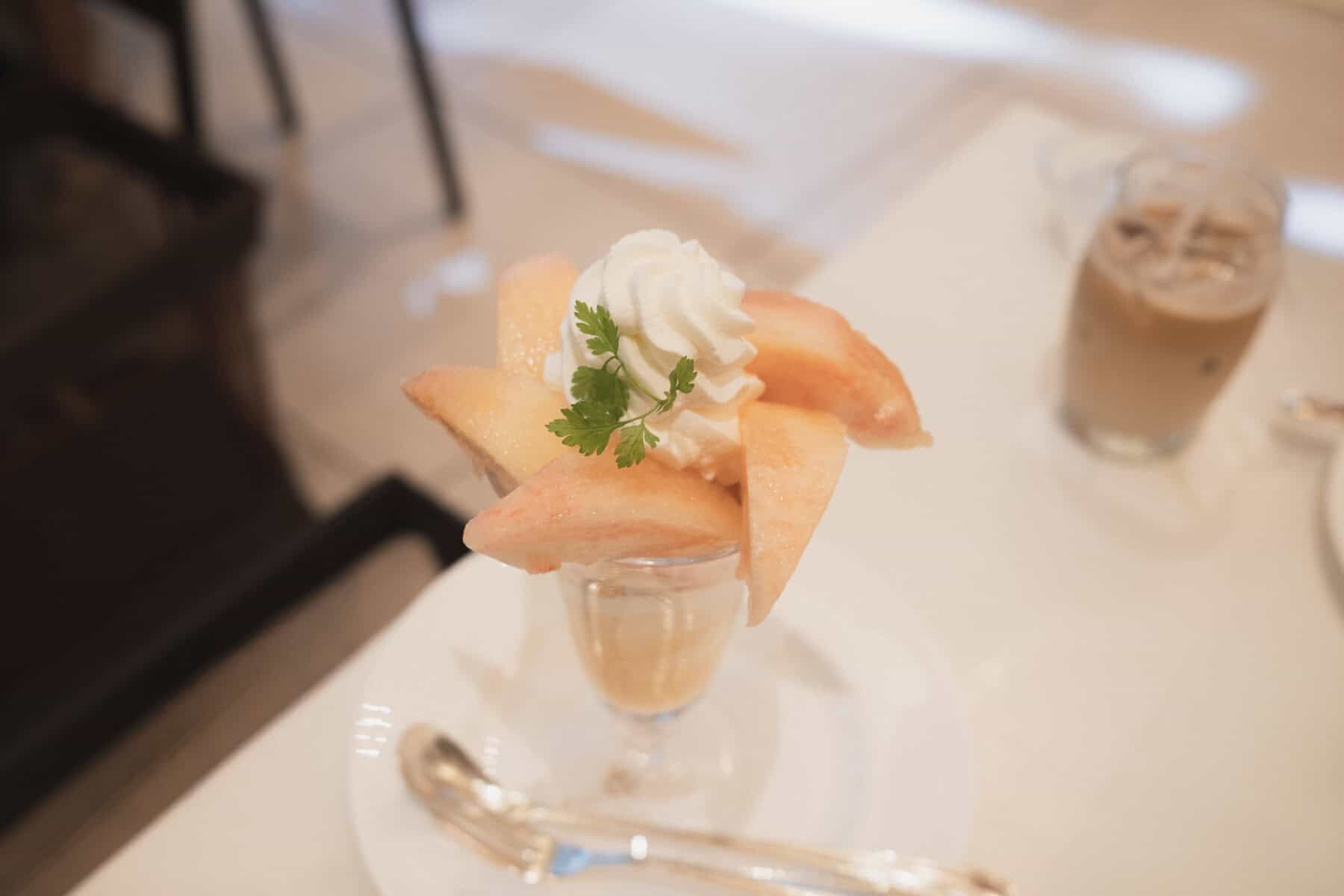 美食日記｜日本橋千疋屋總本店：水果三明治與夏日限定桃子聖代